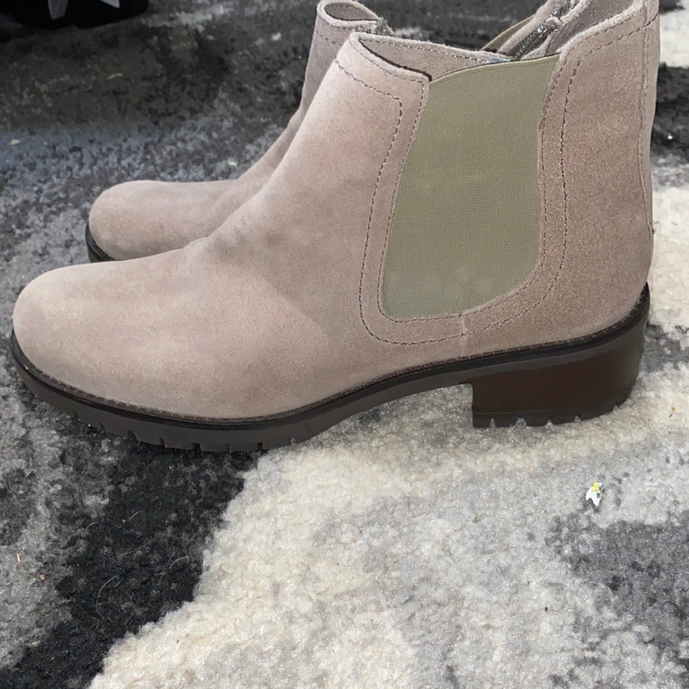 Brand new never worn Diba genuine suede ankle boots